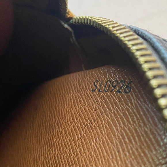 Louis Vuitton Bag - Picture 9 of 12